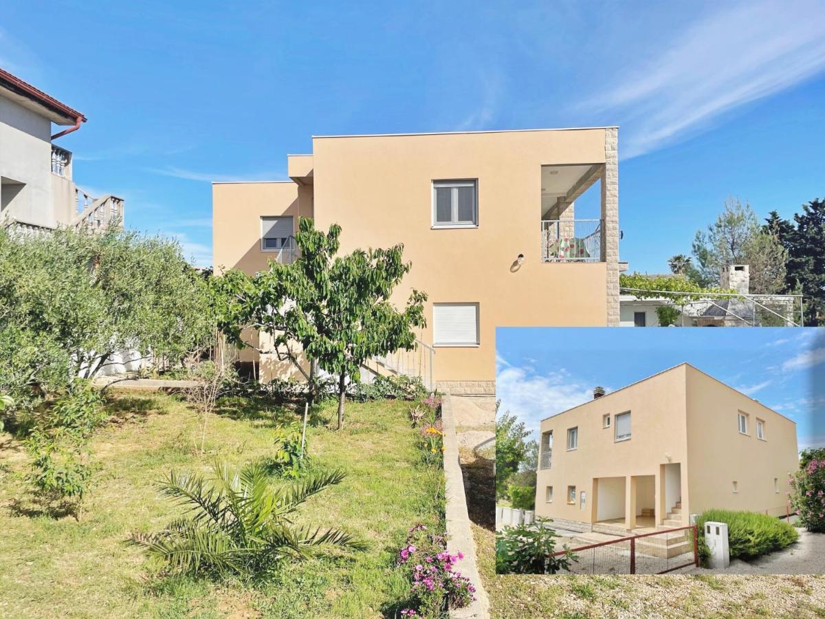 Apartmani Solis Vir Luaran gambar