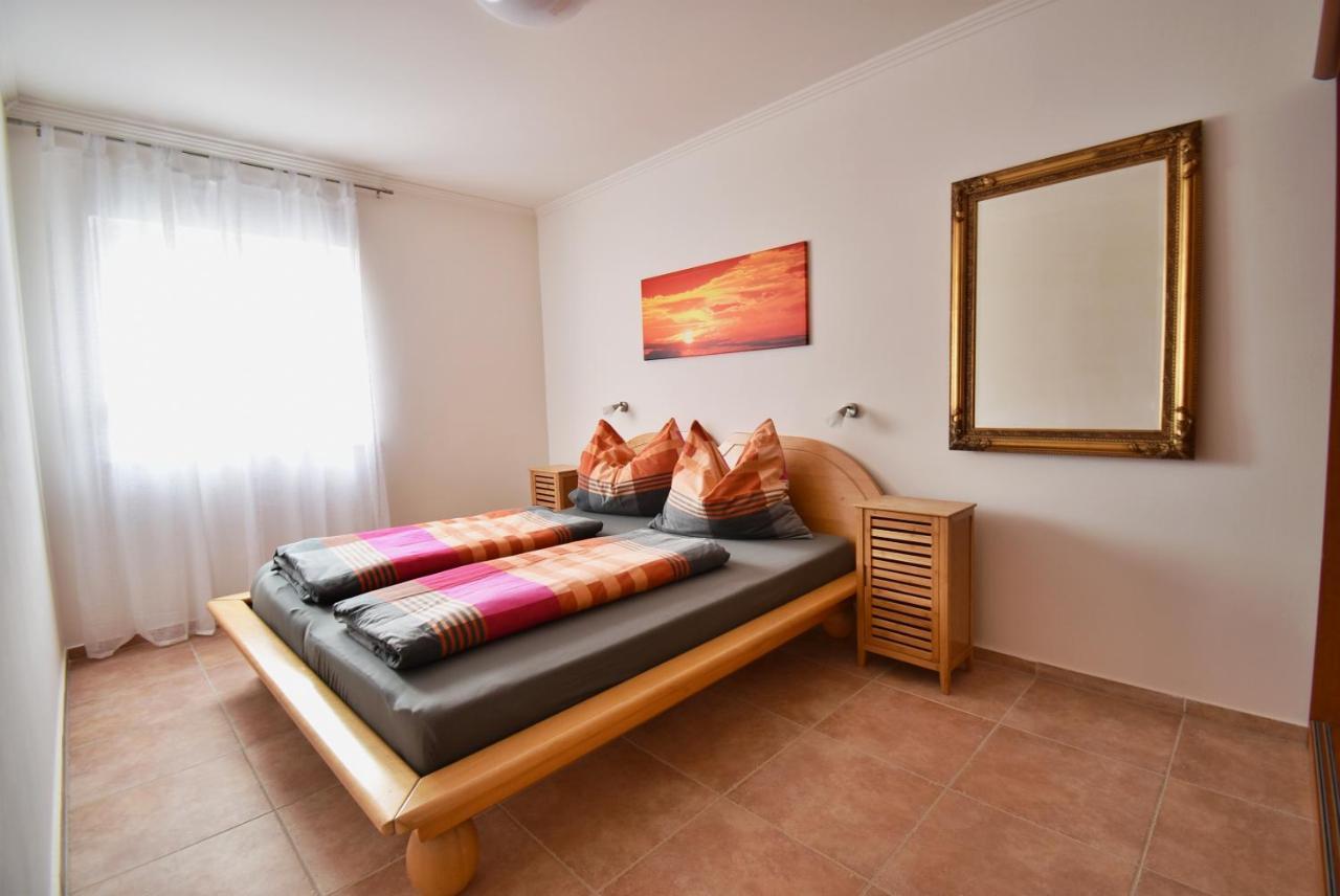 Apartmani Solis Vir Luaran gambar