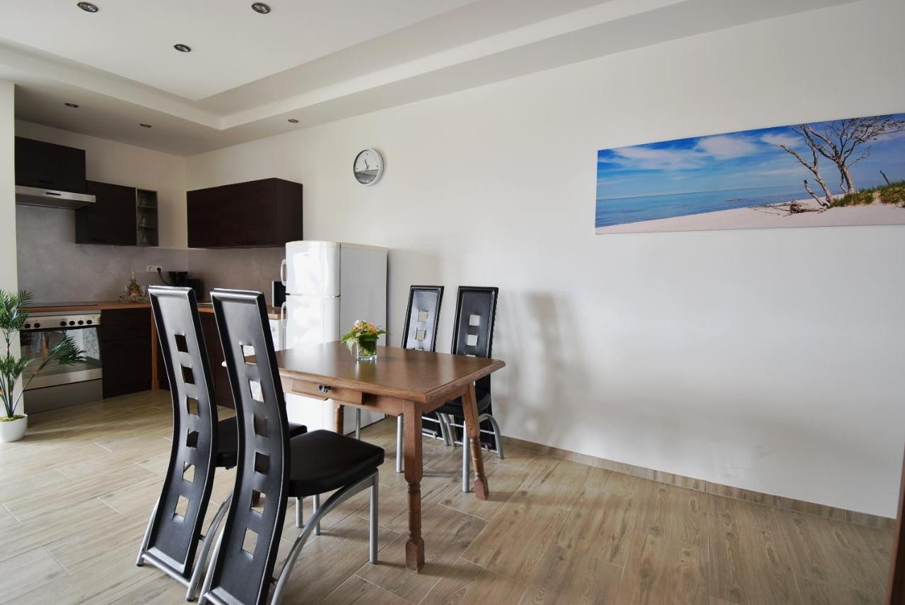 Apartmani Solis Vir Luaran gambar